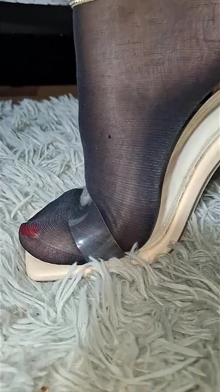 Nylon Fantasy: Nylon Feet Jerk off Instructions, Get Ready to Cumshot Now!