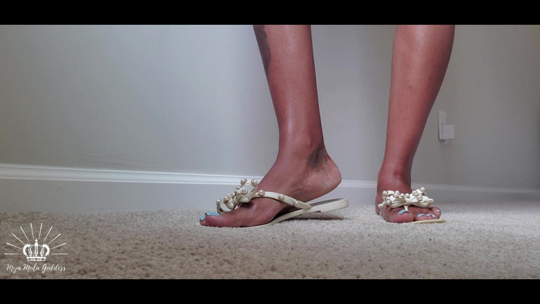Mya Mula Goddess: Série sur des tapis de porte humains, se faire menter...