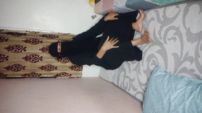 Hijab girls invited to ngentot boarding house neighbors (Bella Ivanka)