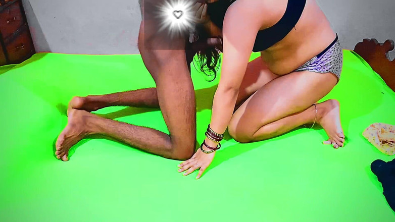 Hotgirl027: Gadis sekolah dengan memek sempit ini dientot gaya doggy habis-habisan...