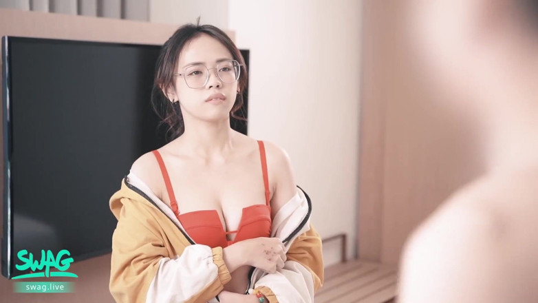 SWAG.live: Horny Delivery Girl Fucked by Asian Hunk