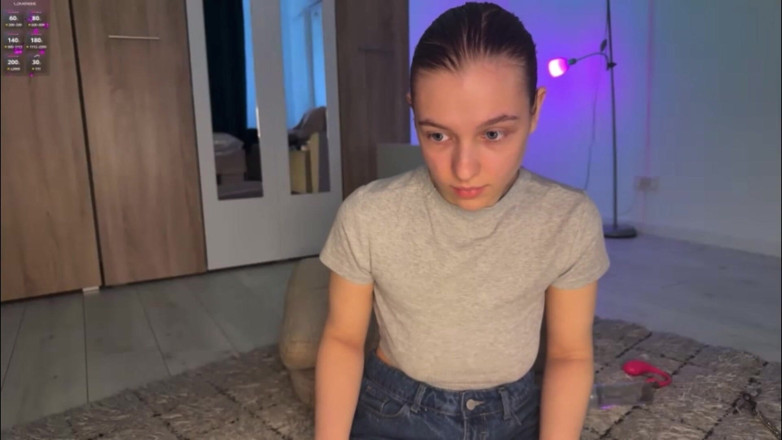 JuiceLussie: Lovense in Anal Vibrating