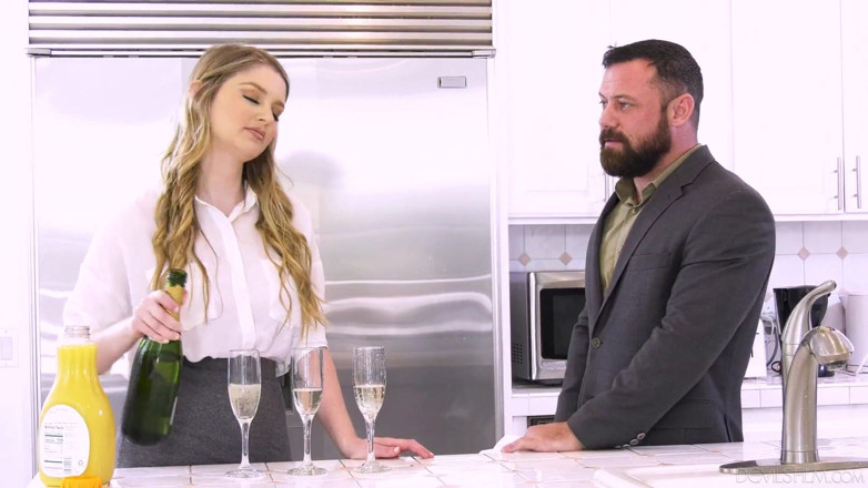 Devils Film: Bunny Colby mène un trio bisexuel avec le sergent Miles...