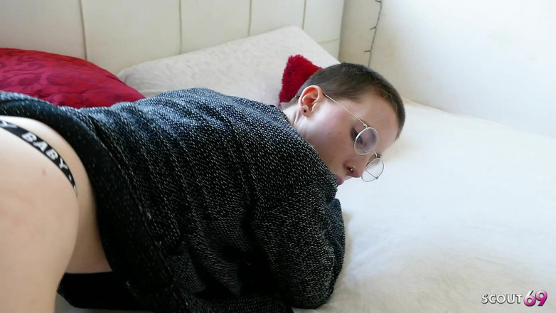 Scout69: Německé brýle Shor Vlasy Nerd Přítelkyně Lia Louise Tvrdě šukání Nechá...