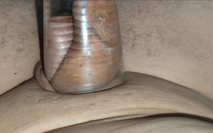 Straight Daddy Club: Táta dosahuje extrémního tlaku na uvězněného penisu