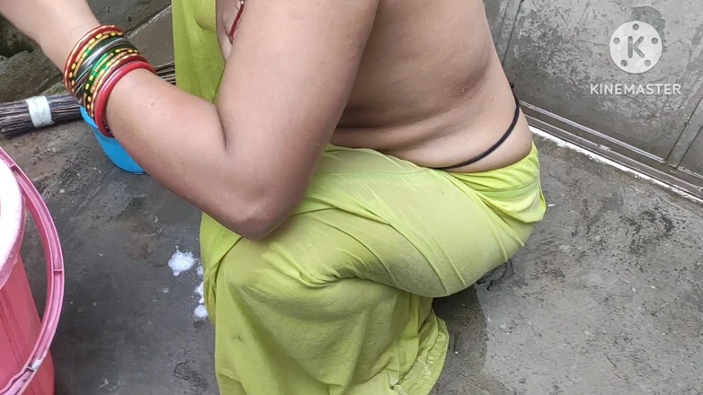Anita yadav: Boobs of Anita Has