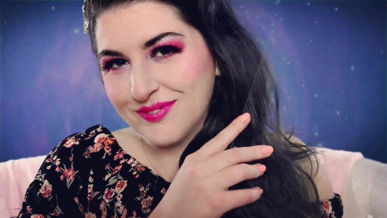 goddessjoules: Rossetto rosa su Bianco bianco su Due e asmr
