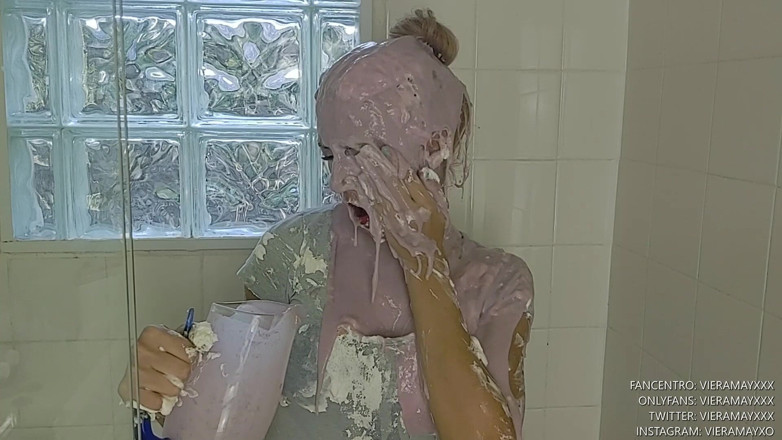 VieraMayXXX: Fazendo uma bagunça com comida - tortas e slime