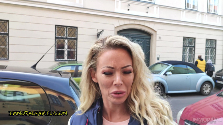 Immoral Family: Moje australská macecha stříká a dostane creampie od mého oblíbeného...