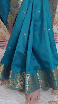 Bhabhi cantik India beromen saree dan berkongkek