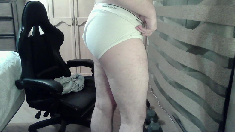Himbo_Fox: Camboy musclé fléchit ses muscles et s’accroupit