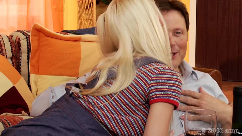Adventures In Pornland: Not Three's Company XXX - S3 - Allyssa Hall, Мэдисон Скотт, Ван Урон. Трах в тройничке с горячими крошками