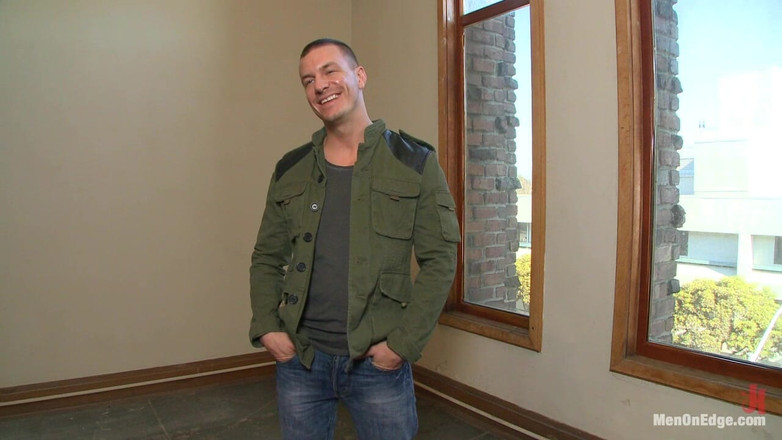 Men on Edge: Sexy modelka postavy je zvědavá na Edging a bondage