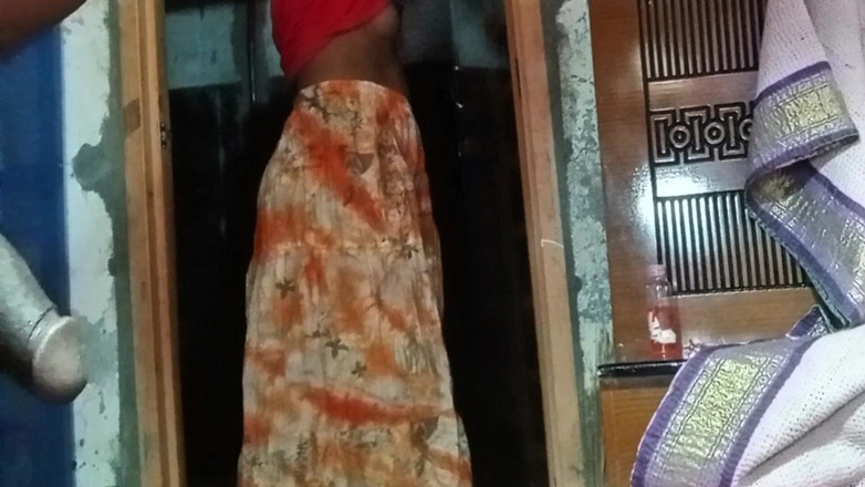Deshi women: Aksi viral siswi nakal di ruang toko sekolah