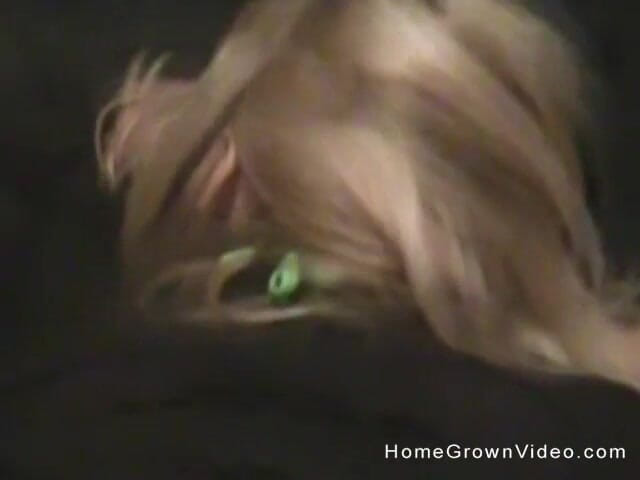 Homegrown Swingers: Larry își împroașcă încărcătura adânc în curul strâmt al mătăsii