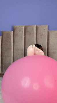 Ich hüpfe auf Meinem Ballon