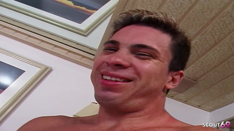 Shemale TS Collection: O transsexuală sexy slabă futută într-un hotel în timpul unei partide de întâlnire...