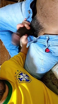 Brasil Ganó a Marruecos Y Me Dio Un Tío Que Estaba En La Calle Buscando a Alguien Con Quien Follar En La Victoria Del Partido.