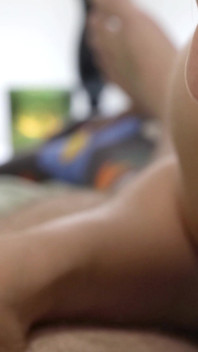 Rakaman dekat Pancutan mani Gila. Biar saya hisap awak - blowjob pinggir terbaik