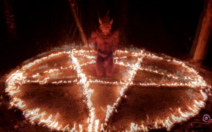 Arthur Eden aka Webcam God: Anillo de fuego - El ritual (4k)