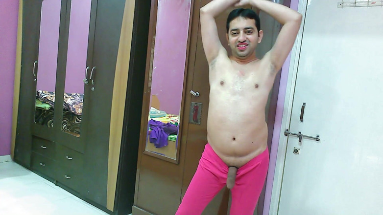 Cute & Nude Crossdresser: Tatlı kadın kılıklı travesti kadın erkek sweet lolipop üstte ve sıkı.