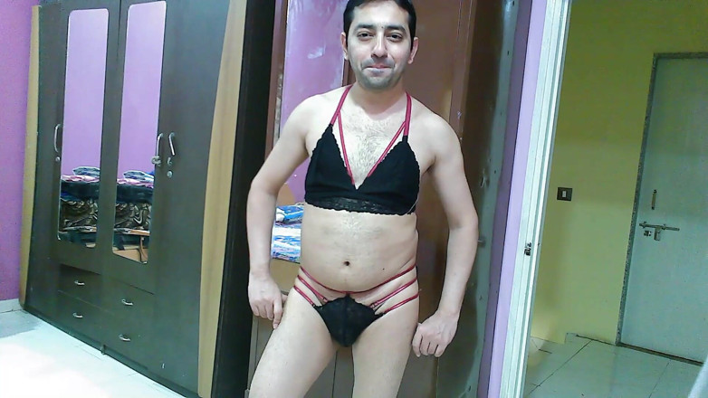 Cute & Nude Crossdresser: Sladký a sexy sissy crossdresser femboy sweet lízátko zkouší novou...