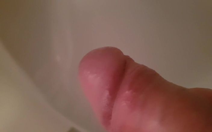 Juicy pine: Můj nadržený penis čůrá na špinavé kalhotky mé nejlepší kamarádky