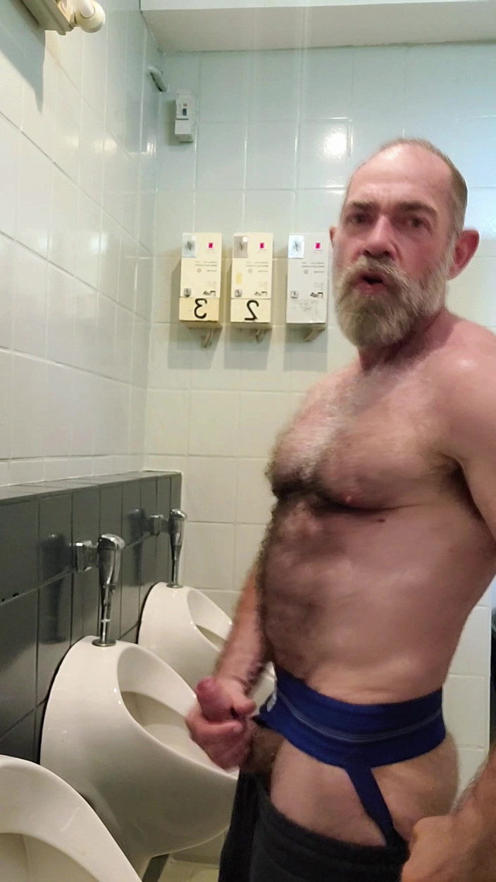 JackvanDean: Rencontrez un beau-père poilu au Truckstop