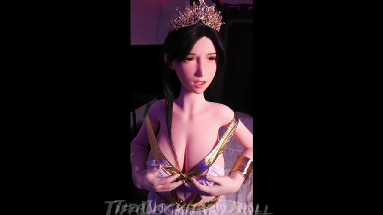 Tifa Lockhart doll: Tifa Lockhart: Când captura o zeiță