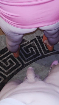 Růžové šaty bi pár