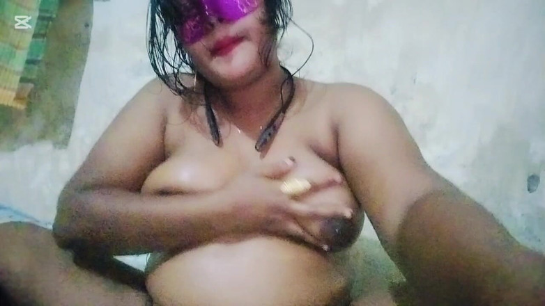 Crush boy: 自制的性感妻子的阴户几乎性交。