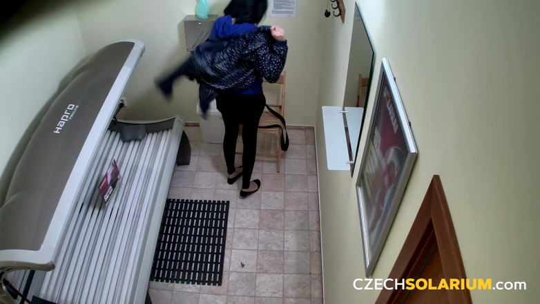 Czech Solarium: Czech solarium 70: superba figa spalancata, telecamere che lo amano