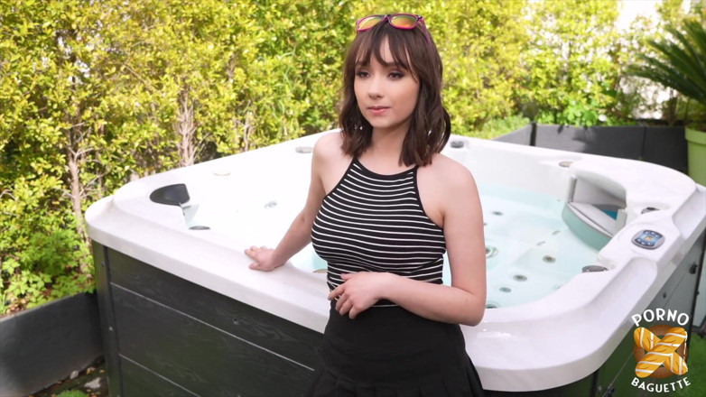Porno Baguette: Abby, gadis cantik, jilat dua!