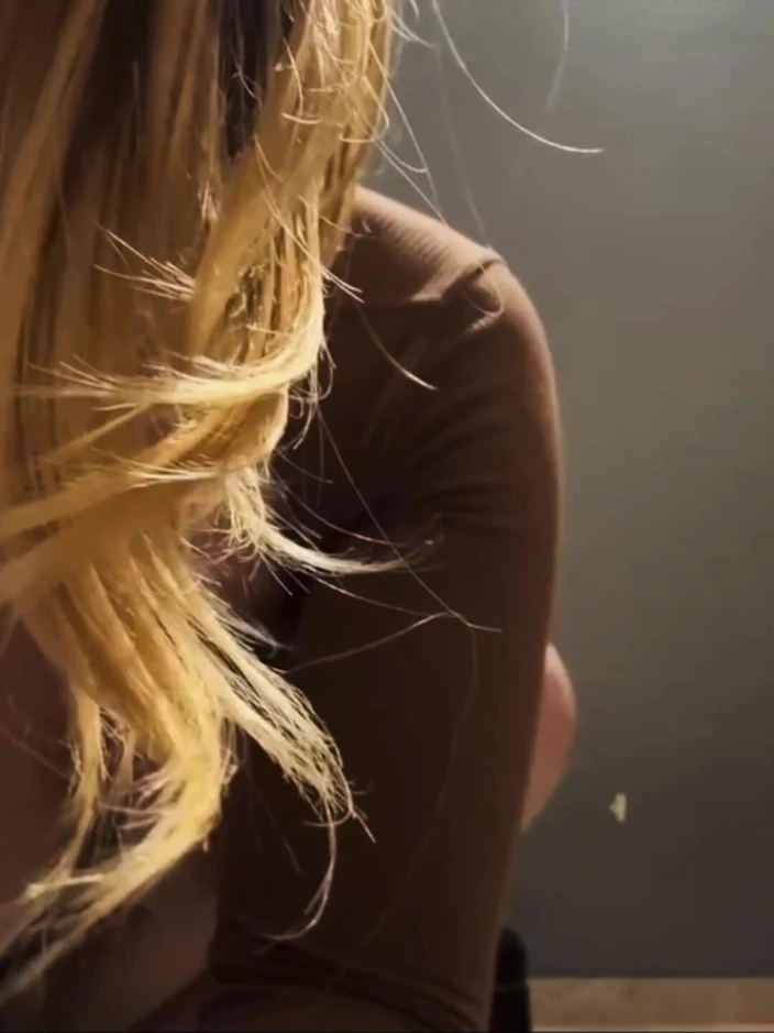 JuiceLussie:  Экстремальное двойное проникновение и тренировка в спортзале