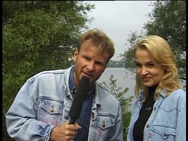 Lucky Cooch: Fată germană blondă minunată intervievată în aer liber