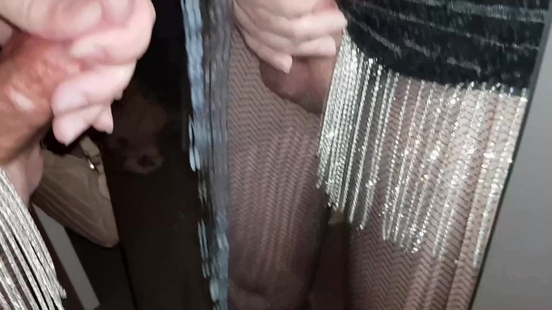 Dani Leg: Dani kommer stort i sexigt svart fisknät