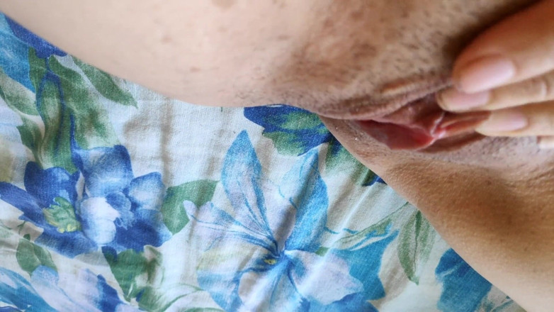 LeilaBeat: Fondling pussy from the first person