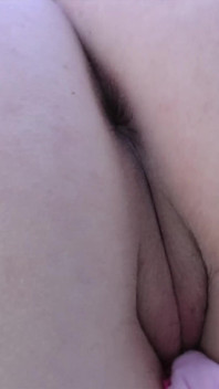 Anastasia Rose kalın dölünü içinde hissettiğinde boşalmaya başlıyor