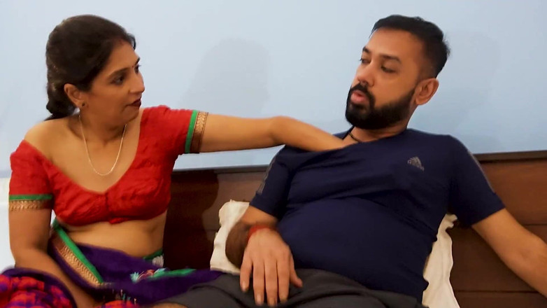 Xtramood: Desi-meisje vriendin bedriegt haar ex-boyfreind om hem te neuken, hardcore-seks