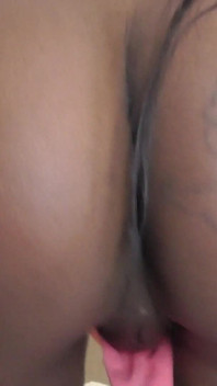 Ebony Pearl Ass Shaking Butt Play