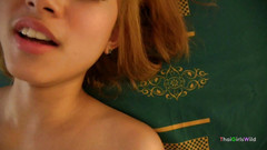 Thai Girls Wild: Gadis Thailand telan sperma pertamanya