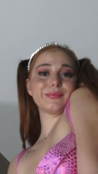 Redhead Sexy Teenie Dipping Flip Flops