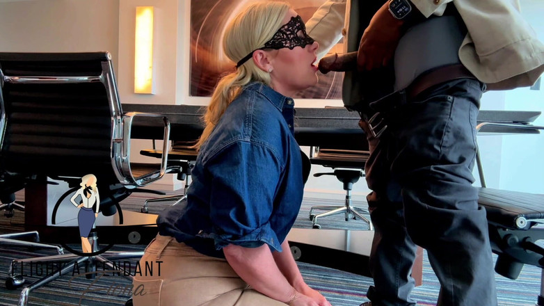 Flight Attendant Fiona: फ्लाइट अटेंडेंट की दास्तां - लंड द्वारा tated