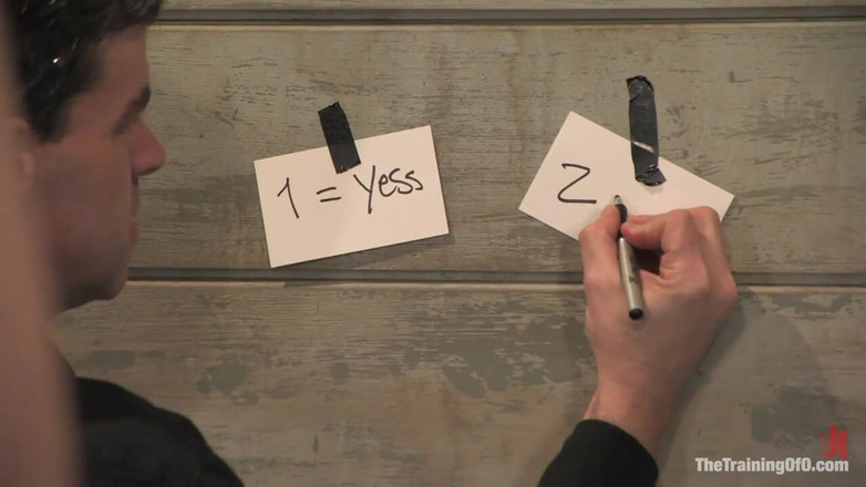 The Training of O by Kink: Trénink Amber Keen první den