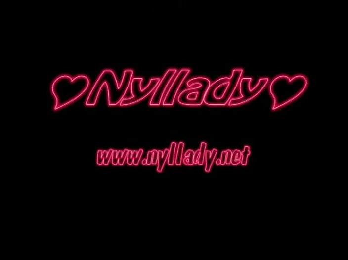 Nyllady: Permainan sepatu di mall