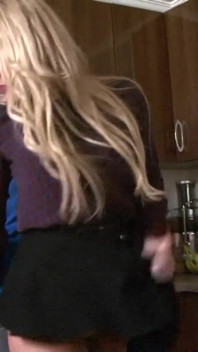 Brittany bardot si tante super sange dientot habis-habisan sampai dicrot di dalam sama sam bourne