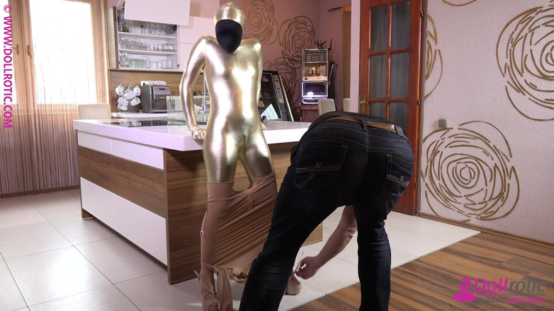 Dollrotic: Vícevrstý Zentai Obleky v kuchyni