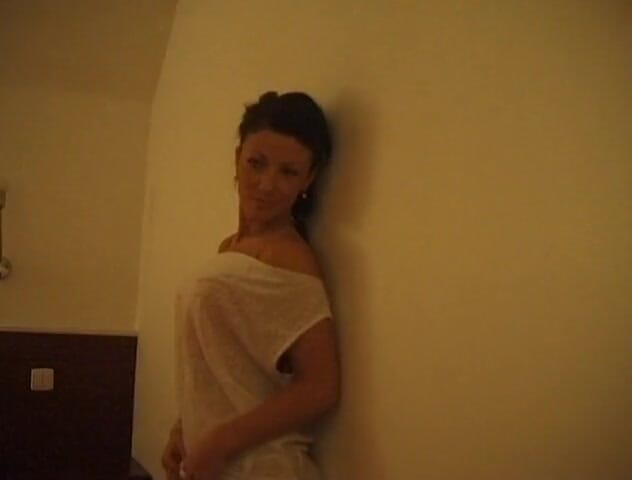 Flash Model Amateurs: Фотосессия с потрясающей брюнеткой