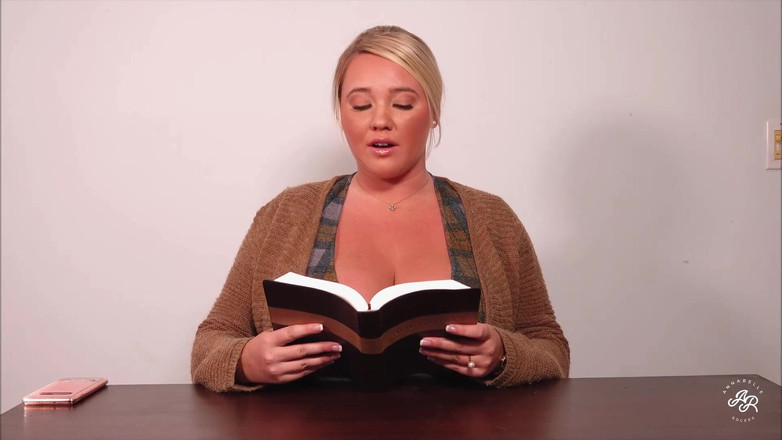 Annabelle Rogers: 거유 크리스찬 JOI