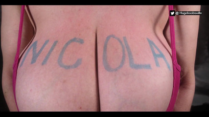 hugeboobswife: Píšu své jméno na moje prsa